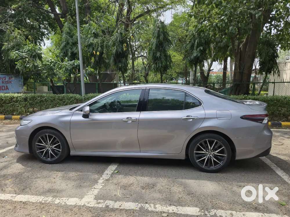 Toyota Camry Hybrid 2022 Model