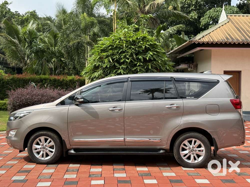 Toyota Innova Crysta 2.4 Vx Mt 8s, 2017, Diesel