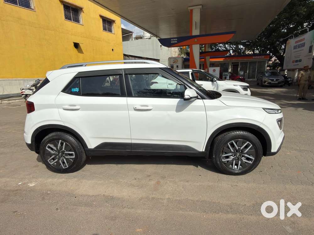 Hyundai Venue 2021 Diesel 62000 Km Driven