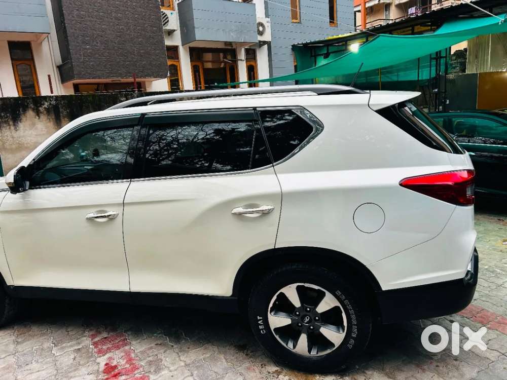 Mahindra Alturas G4 4wd At, 2018, Diesel