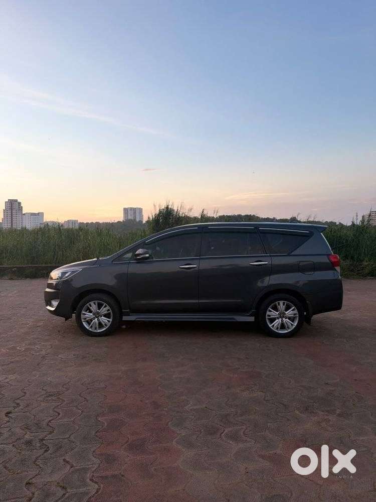 Toyota Innova Crysta 2.4 V, 2017, Diesel