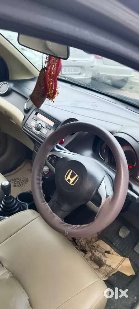Honda Brio 2012 Model 1 Sal Bacha Hai Owner 2
