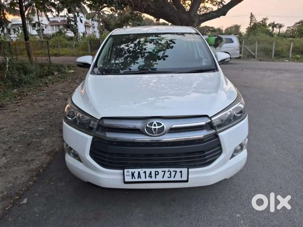 Toyoto Innova Crysta