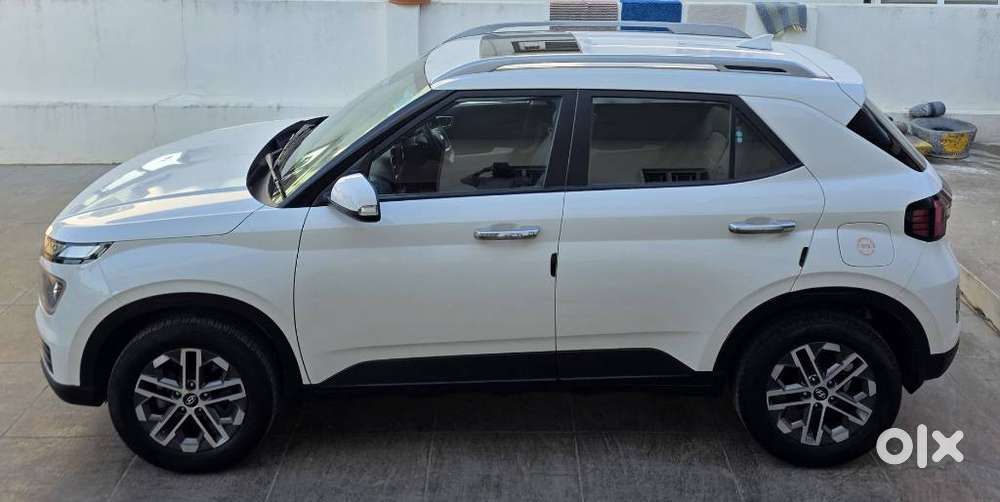 Hyundai Venue Sx Mt, 2024, Diesel