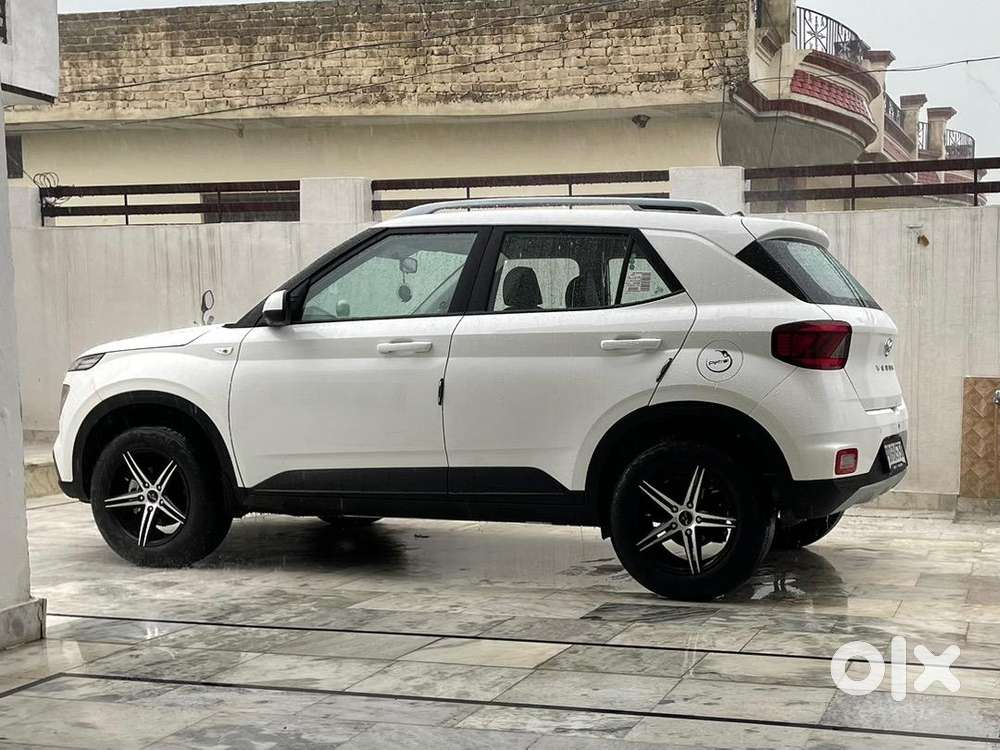 Hyundai Venue 2021 Petrol Good Condition