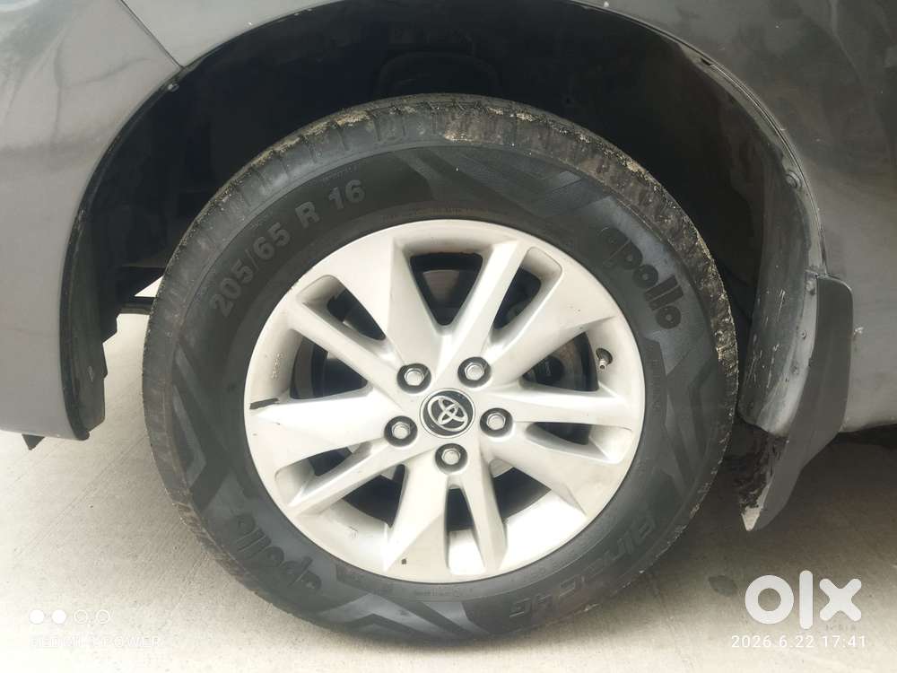 Toyota Innova Crysta 2.8 Gx At 8s, 2016, Diesel