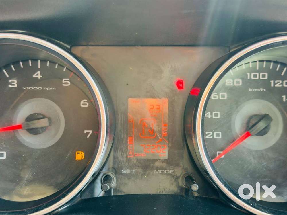 Mahindra Tuv 300 T8, 2016, Diesel