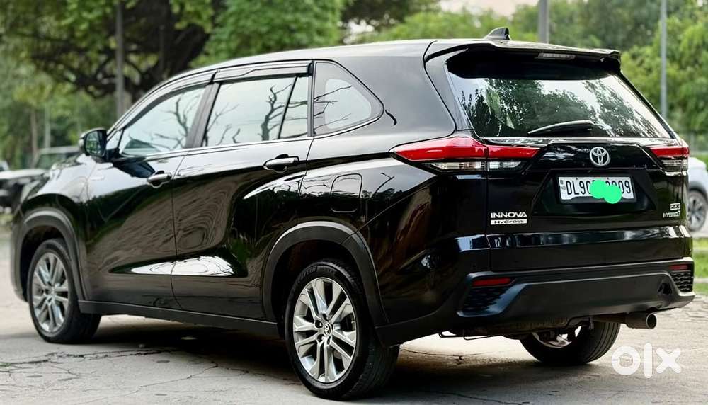 Toyota Innova Hycross 2.0 Zx (o) Hybrid 7 Str, 2025, Petrol