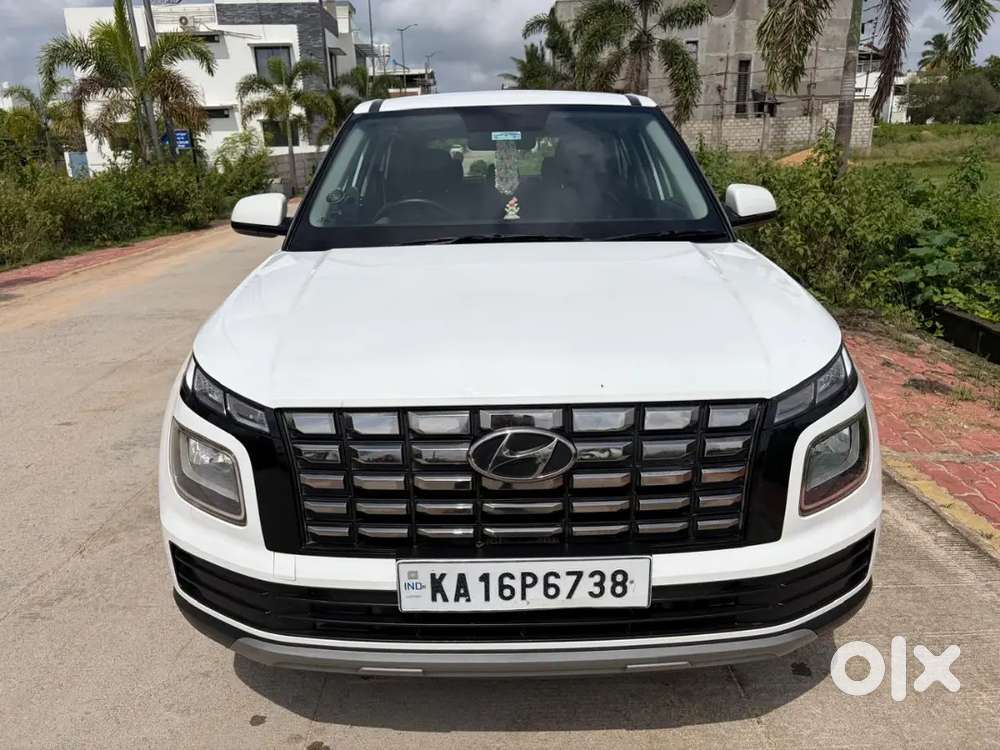 Hyundai Venue Petrol 2023