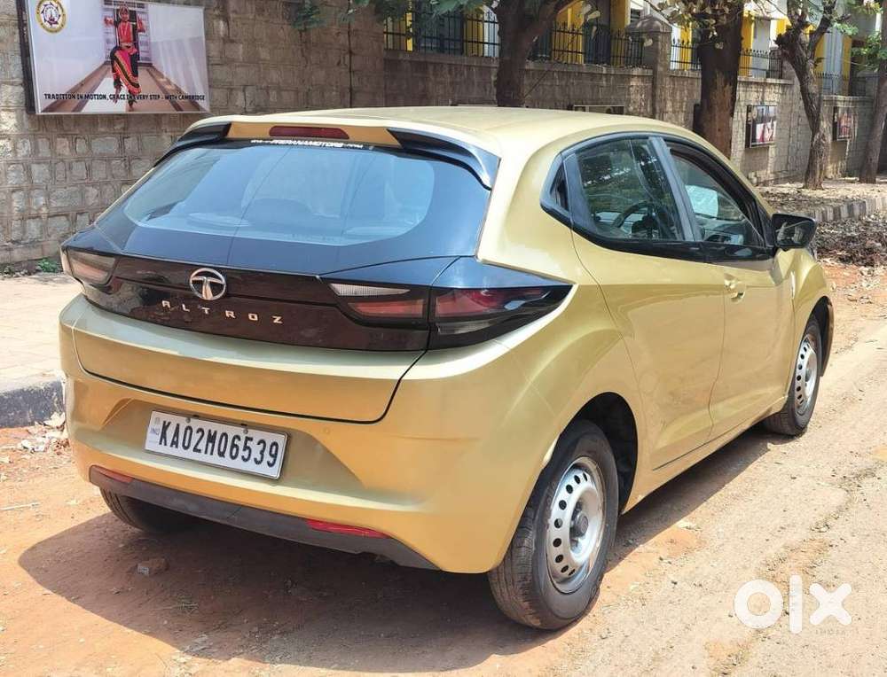 Tata Altroz 1.2 Xe, 2020, Petrol