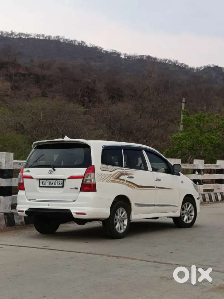 Toyota Innova 2015 Diesel 140000 Km Driven