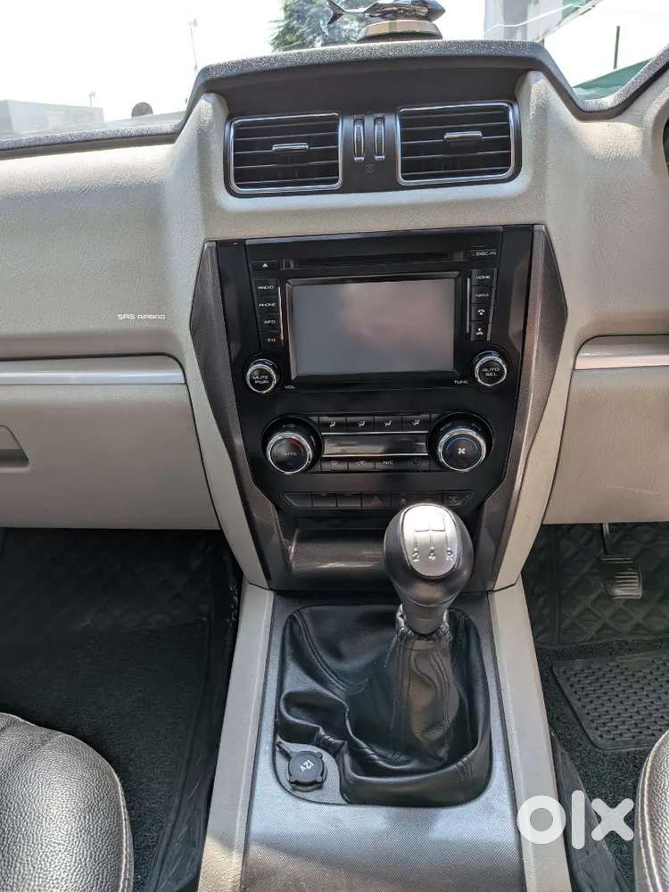 Mahindra Scorpio S10. Hybrid 2017