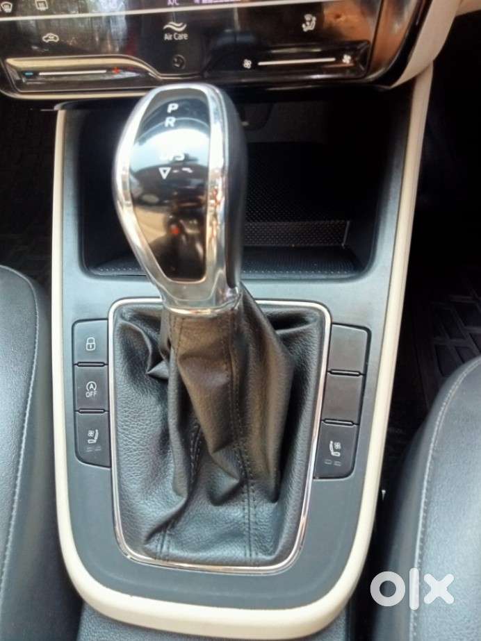 Skoda Slavia 1.0 Tsi Style At, 2024, Petrol