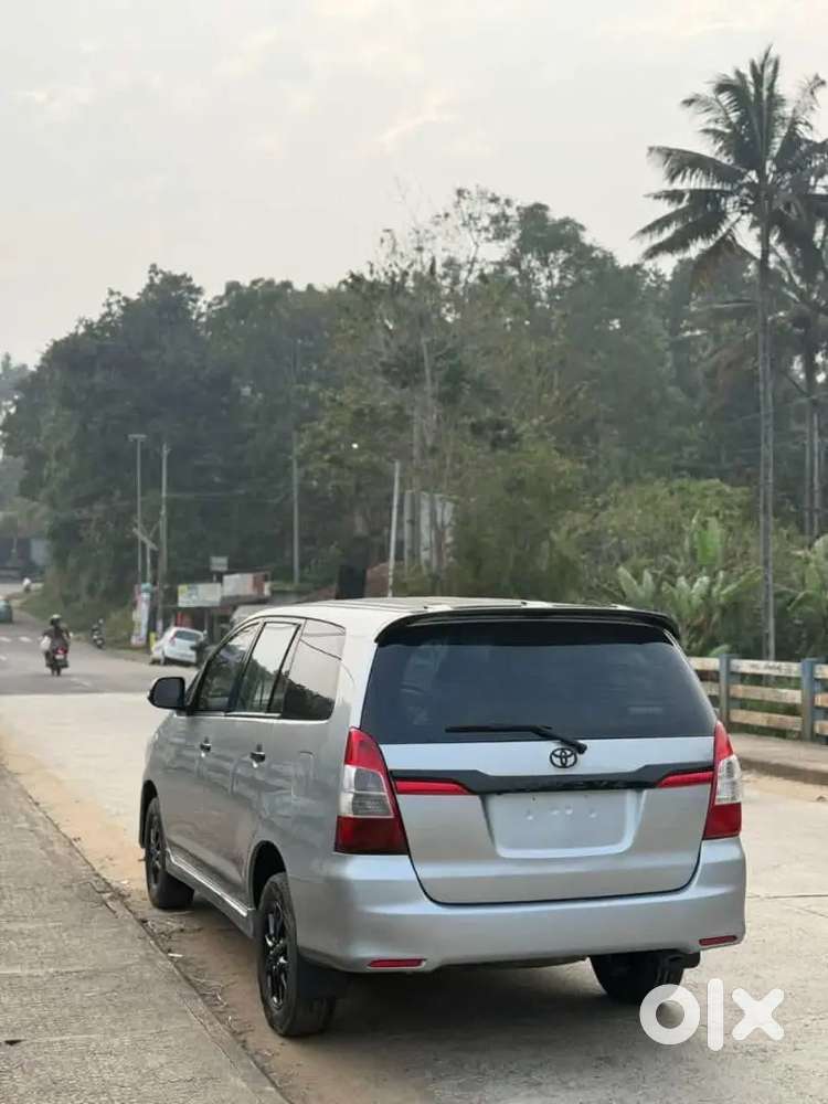 Toyota Innova V Diesel 2012