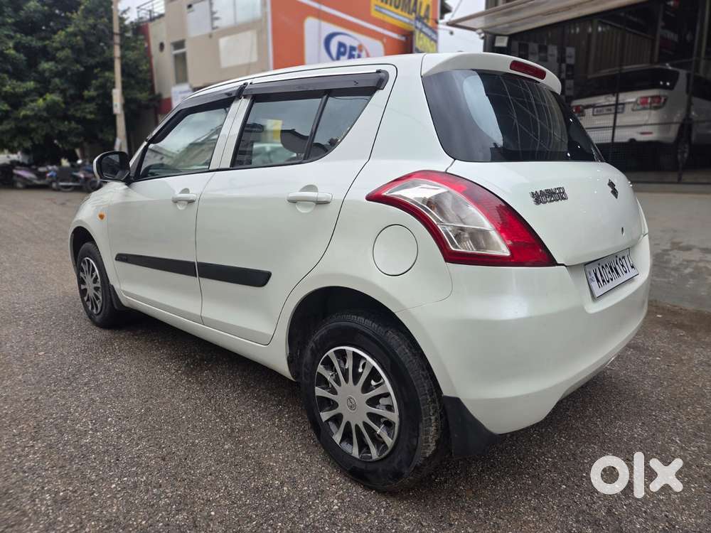 Maruti Suzuki Swift Lxi Option, 2015, Petrol
