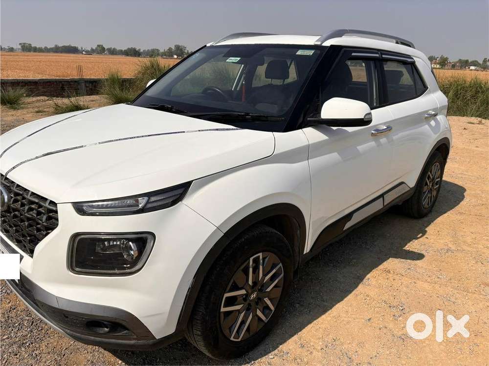 Hyundai Venue 2021 Diesel Showroom  Conditio
