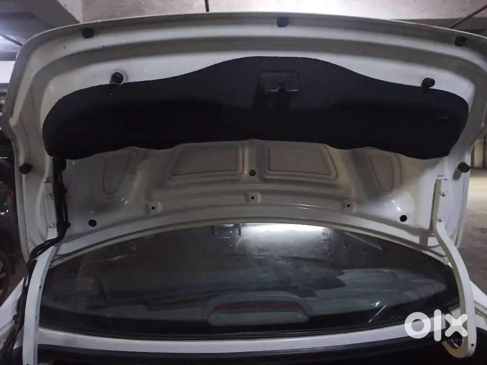 Well Maintained Hyundai Verna With New Seats And 5 New Tyres.