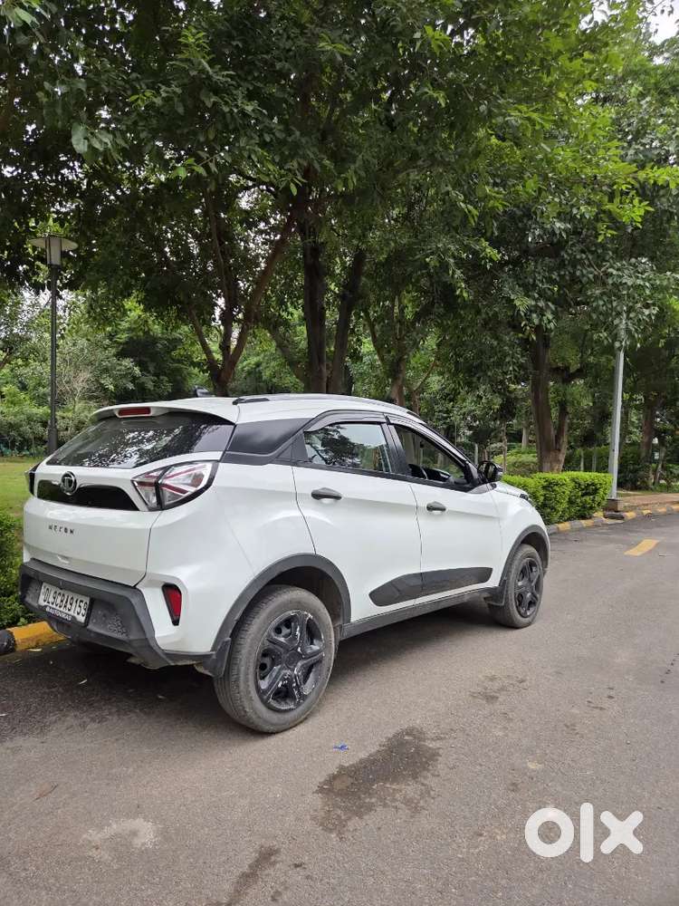 2023 Tata Nexon Xe Petrol Mt 1st Owner  41k Km Bs6 Ph2white