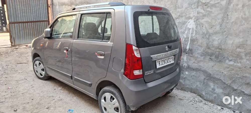 गुड कंडीशन कंपनी कलर्स वेल ओके गाड़ी
