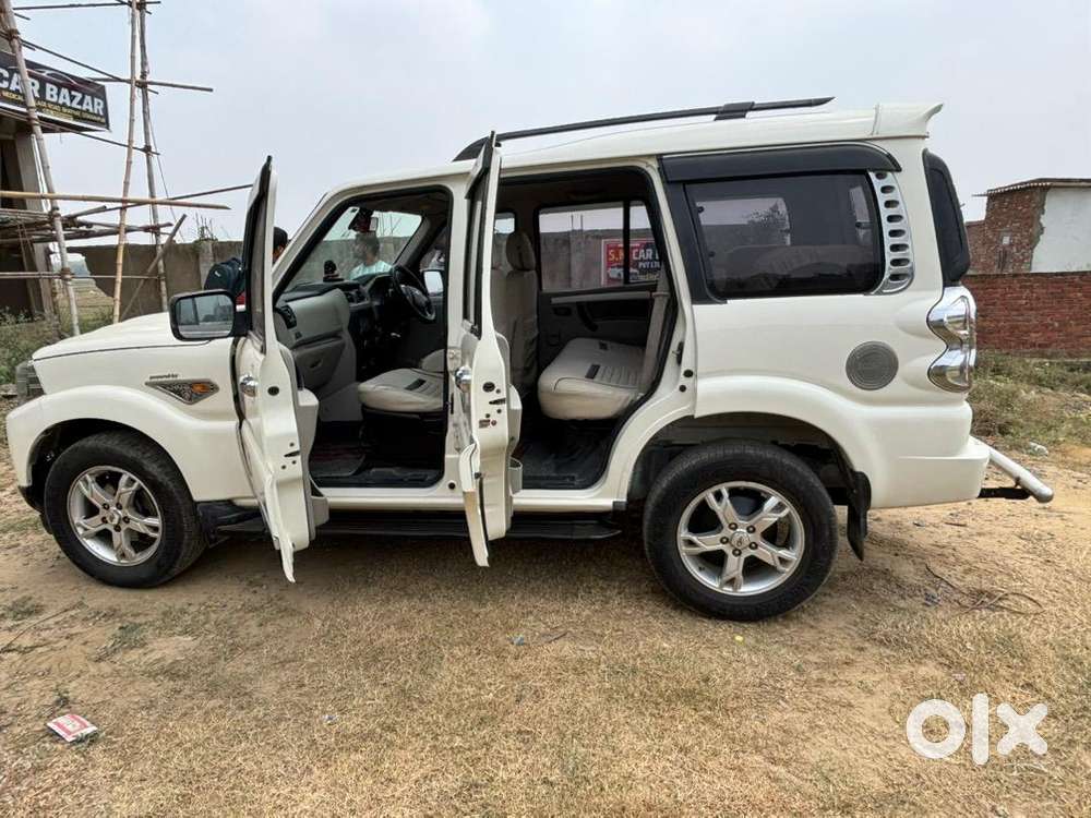 Mahindra Scorpio 2016 Diesel 70000 Km Driven Showroom Condtion