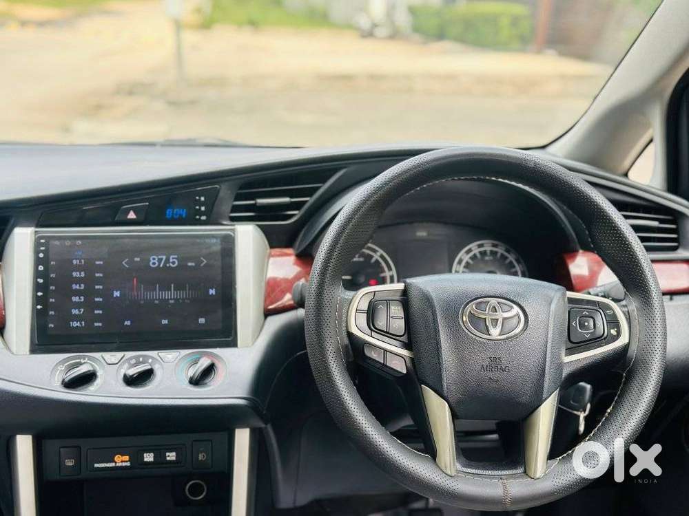 Toyota Innova Crysta 2.4 G Mt, 2017, Diesel