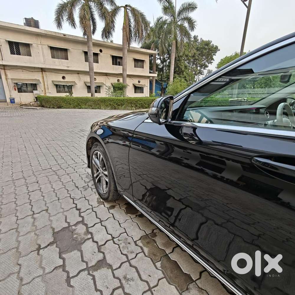 Mercedes E220d Exclusive Rear Recliner