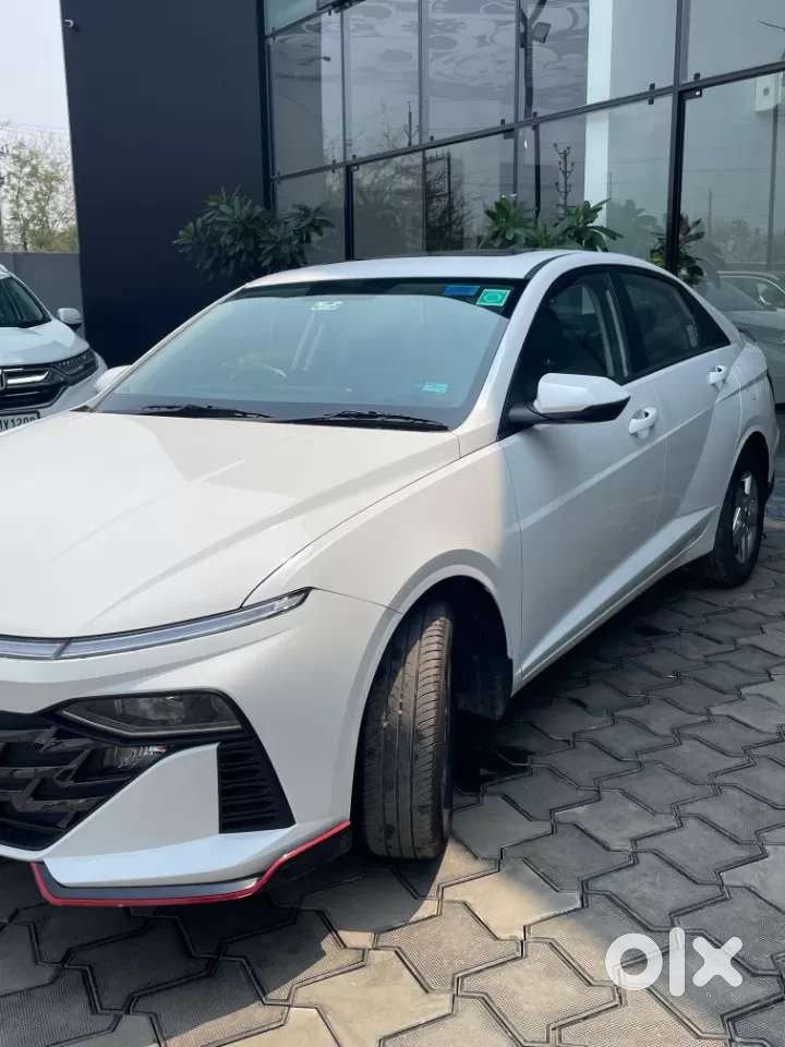 Hyundai Verna 1.5 Sx (o) Vtvt Ivt, 2025, Petrol