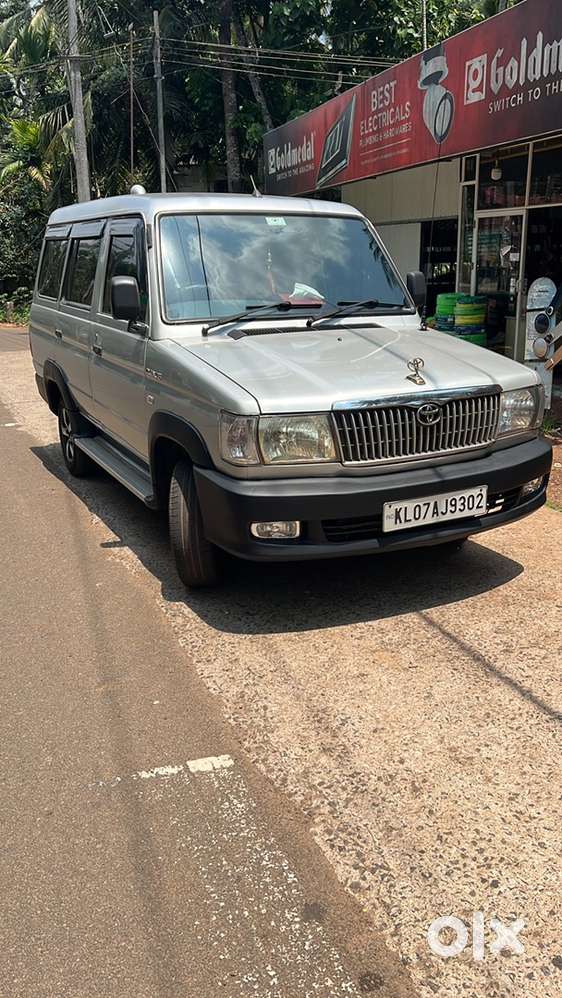 Toyota Qualis 2002