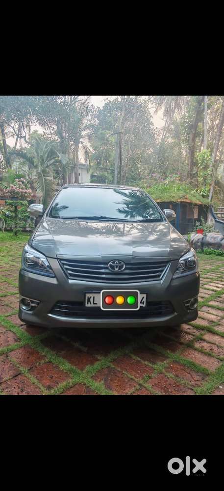 Toyota Innova 2012 7seater