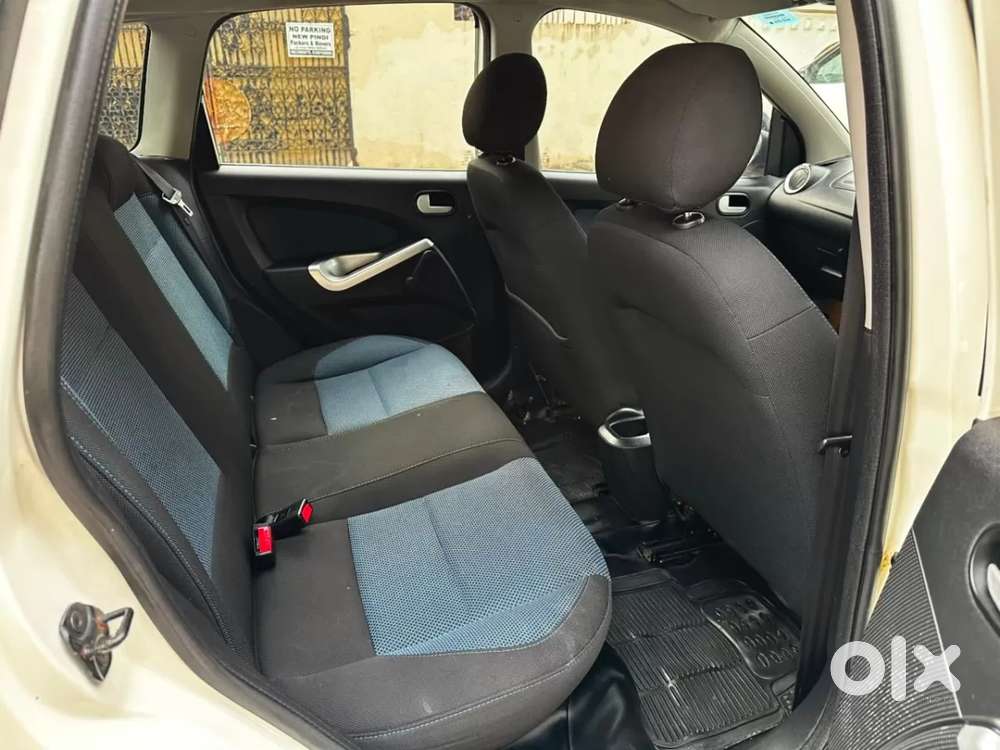 Ford Figo, 2015, Petrol