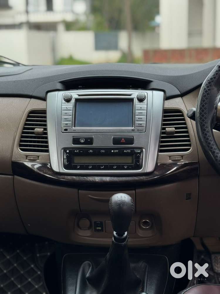 Toyota Innova 2.5 Z Re For Sale