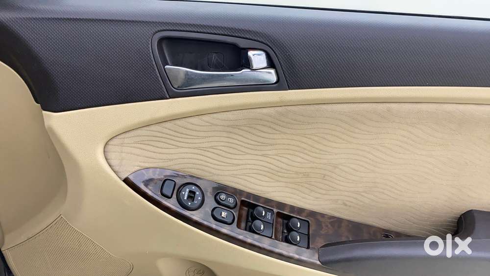 Hyundai Verna Fluidic 1.6 Vtvt Sx, 2012, Cng & Hybrids