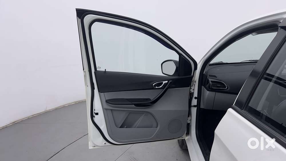 Tata Tiago 1.2 Revotron Xz Plus, 2020, Petrol