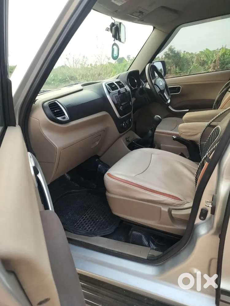 Mahindra Tuv 300 T 8