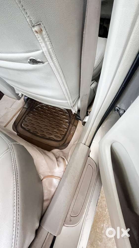 Toyota Corolla Altis 2013