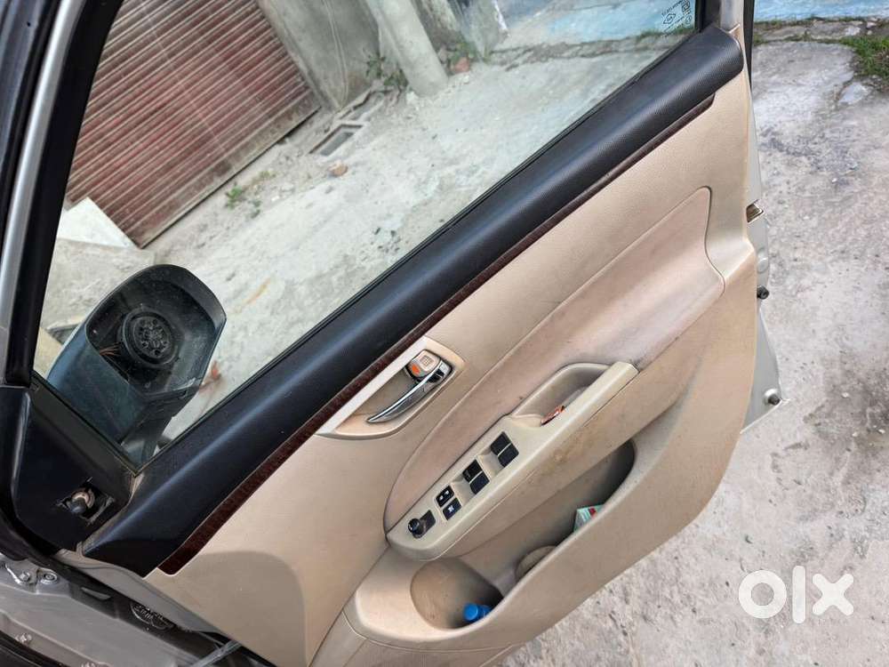 Maruti Suzuki Dzire 2013 Diesel 132000 Km Driven