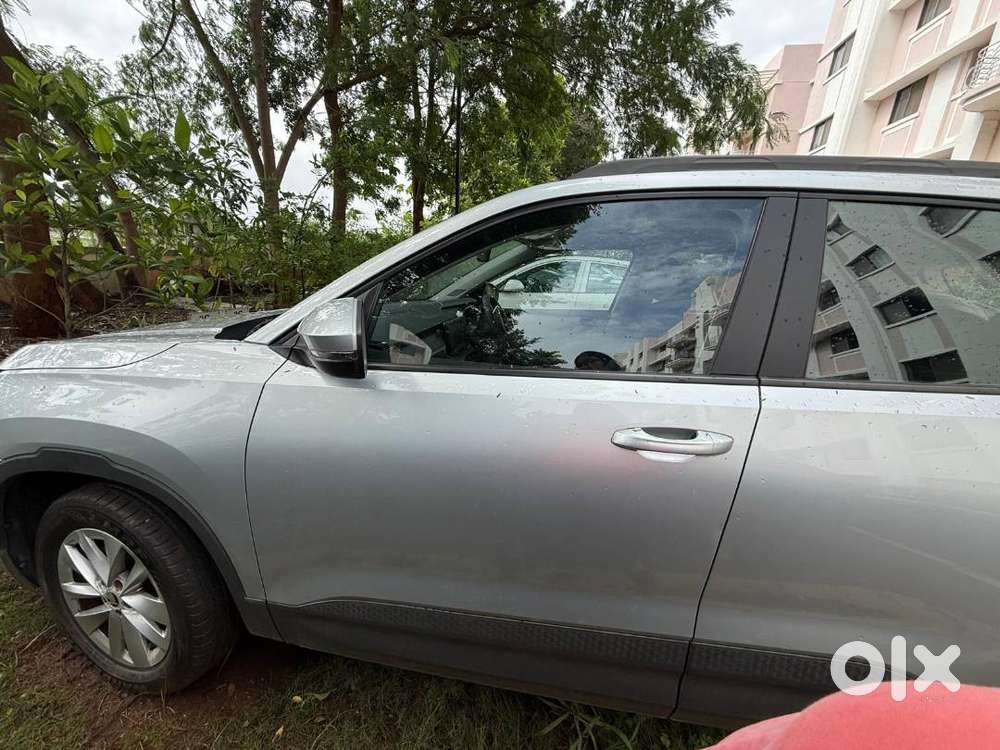 Skoda Kylaq Signature 2025 Petrol