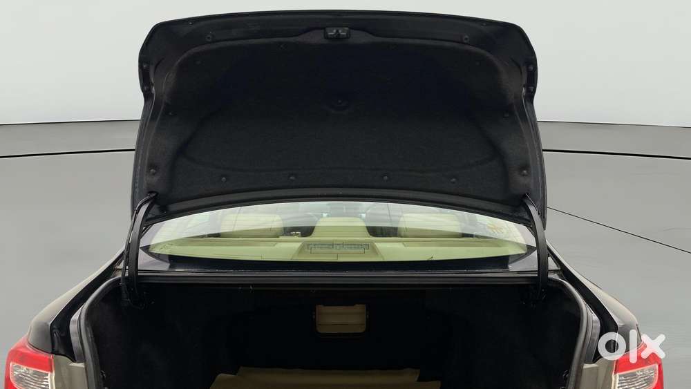 Toyota Camry [ ] 2.5 L At, 2013, Petrol