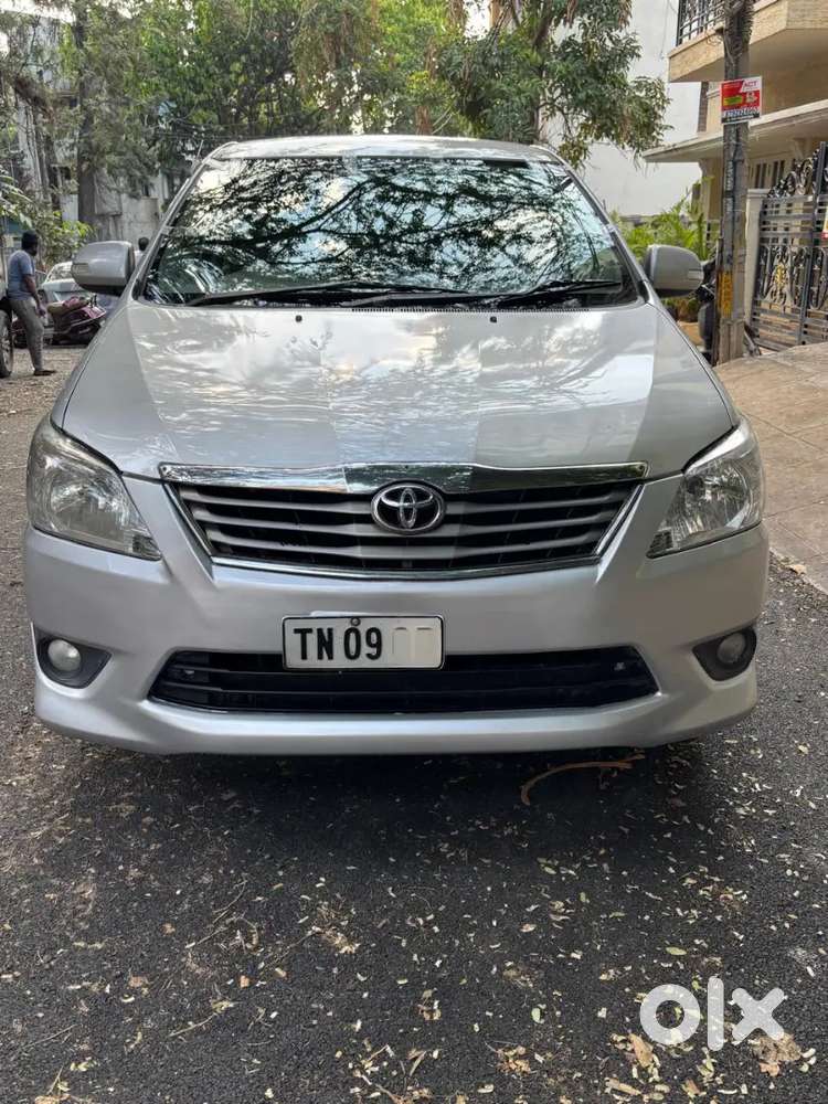 Toyota Innova 2012 Diesel Well Maintained