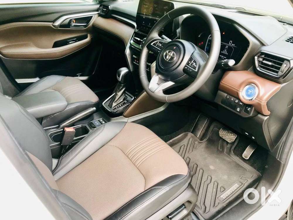 Toyota Urban Cruiser Hyryder 1.5 V Hybrid, 2025, Cng & Hybrids