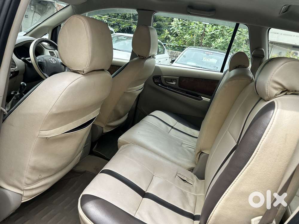 Toyota Innova 2.5 V 8 Str, 2013, Diesel