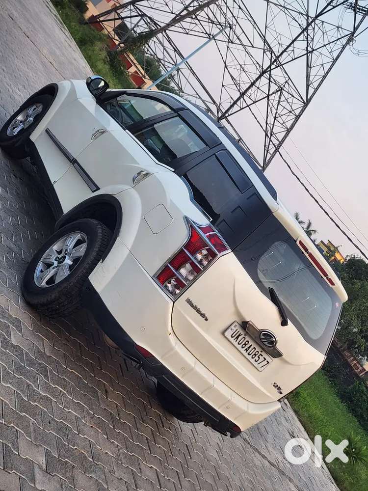 Mahindra Xuv W8
Airbags 
Central Lock 
Cruise Control