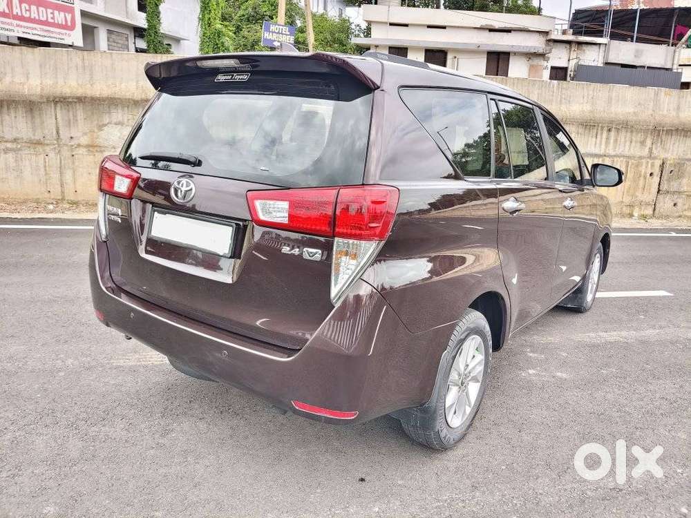 Toyota Innova Crysta 2.4 V, 2016, Diesel