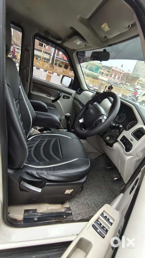 Mahindra Scorpio S8, 2016, Diesel