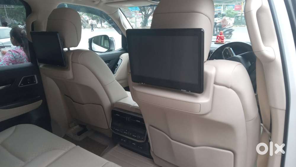 Toyota Land Cruiser Zx Petrol, 2025