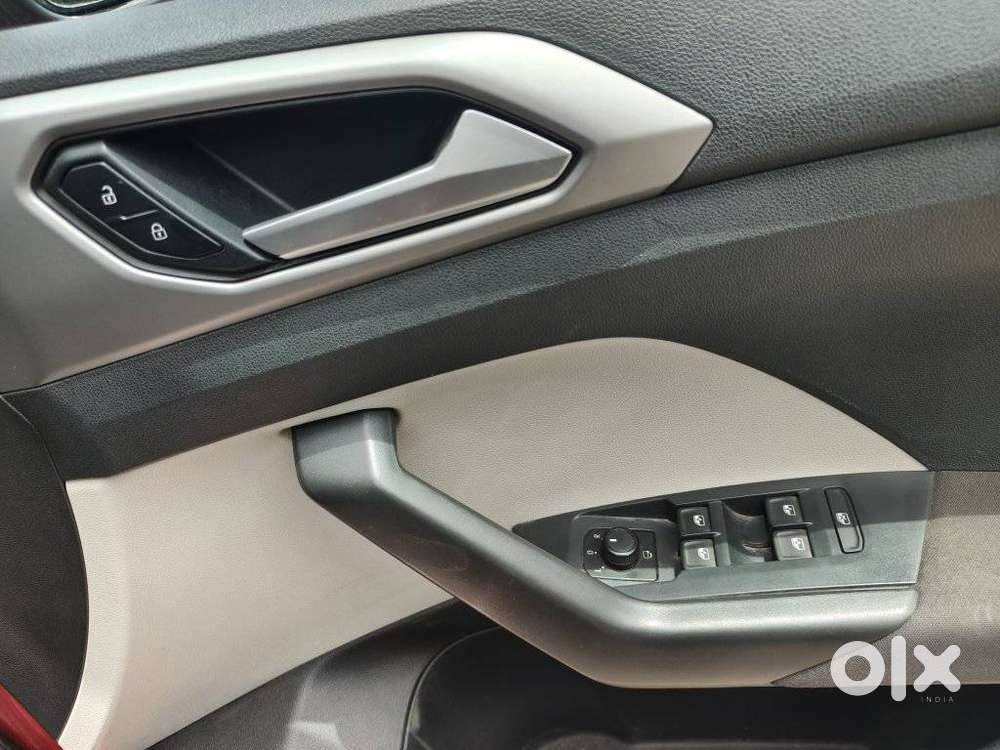 Volkswagen Taigun 1.0 Tsi Highline At, 2022, Petrol