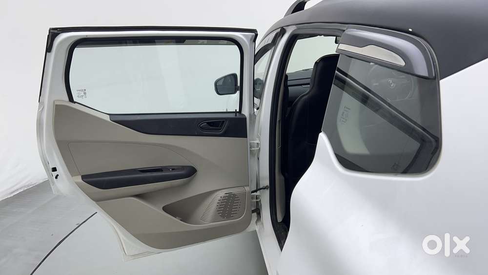 Renault Triber Rxt, 2022, Petrol