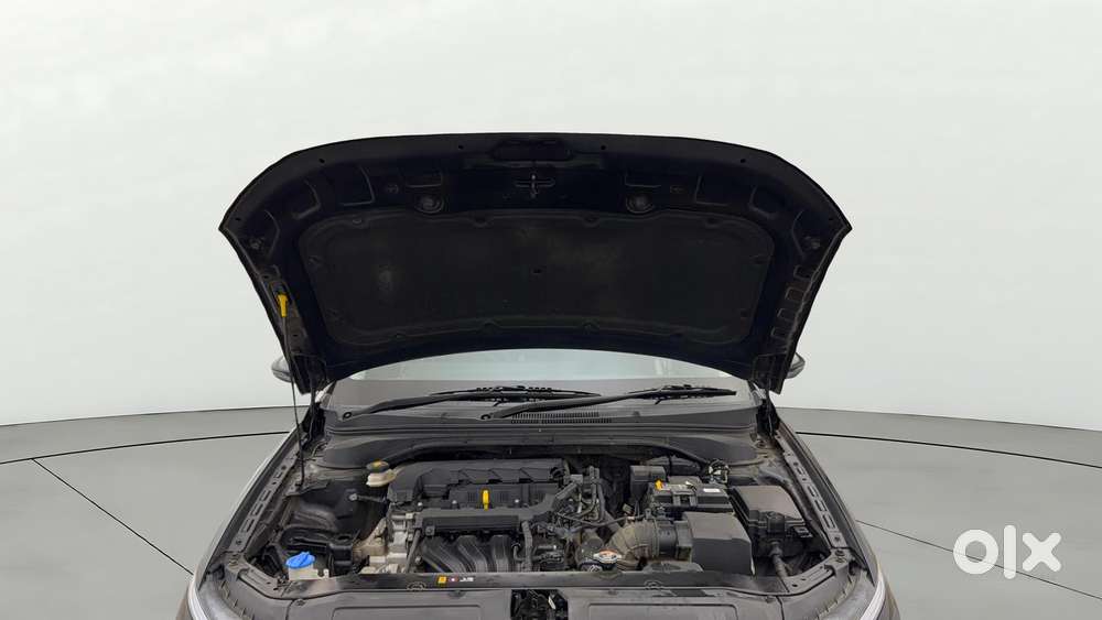 Hyundai Verna 1.5 Mpi Mt Sx (o), 2023, Petrol