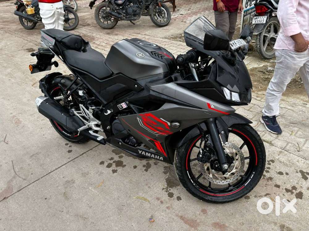 Motorcycle R15 V3 Bs6 Thunder Grey Well Maintained Yamaha R15 V3