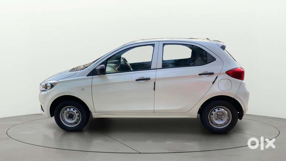 Tata Tiago Xe, 2017, Petrol